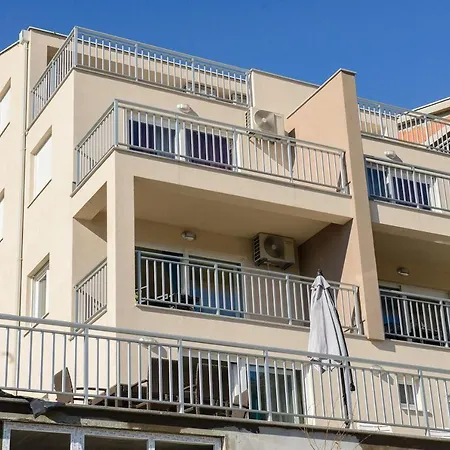 Apartment Lela *