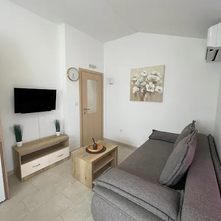 Lela Apartment