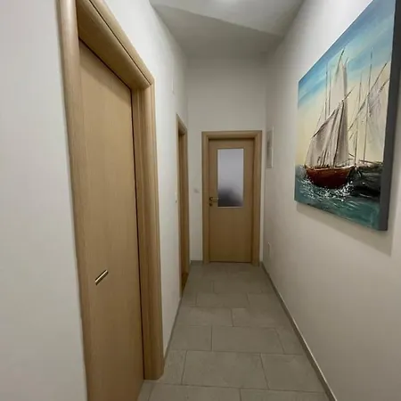 Lela Apartment *