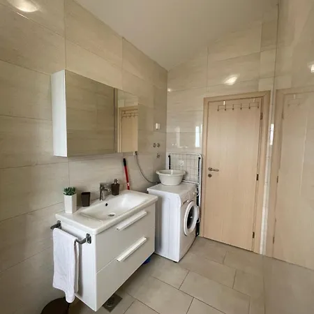 Lela Apartment Duba