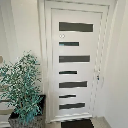 Lela Apartment